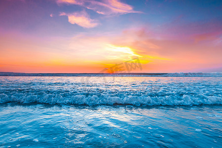 巴厘岛海滩令人惊叹的日落