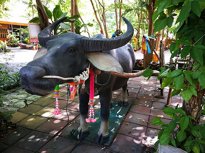 泰国动物佛像陶瓷娃娃