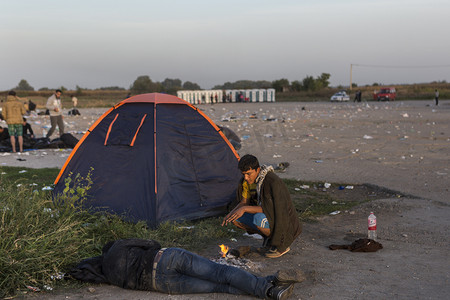 克罗地亚 - 难民危机 - 克罗地亚-塞尔维亚边境