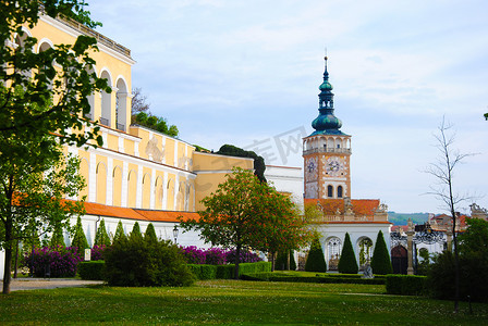 米库洛夫城堡公园和高耸