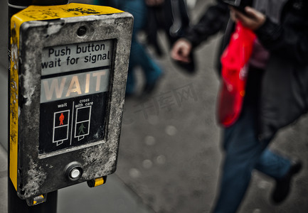 冷行人摄影照片_英国城市人行横道