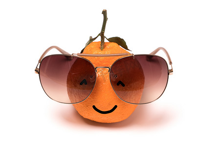 在白色背景上戴着眼镜的橙色笑脸。