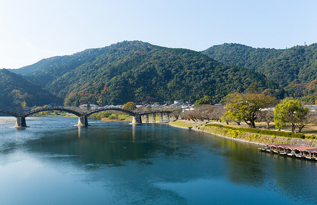 烫金国潮边框摄影照片_日本锦带桥