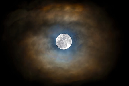 云中满月