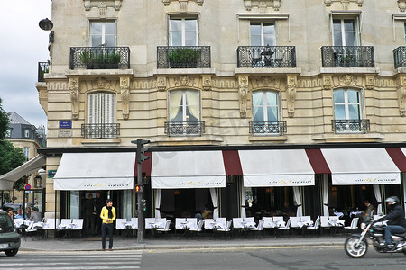 巴黎街头的巴黎人。