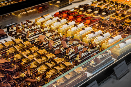 香蕉饼摄影照片_布鲁塞尔的比利时糖果蛋糕店