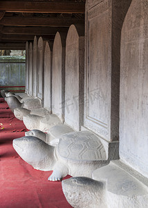 文庙内有龟背碑的大厅。