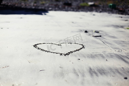 沙子里的心