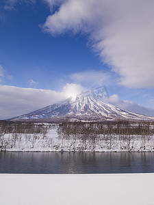 羊蹄摄影照片_日本北海道羊蹄山。