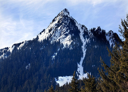 巴斯奎特摄影照片_McClellan Butte 雪山 Snoqualme Pass 华盛顿