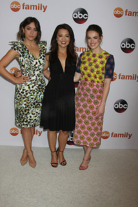 , Chloe Bennet, Ming Na Wen, Elizabeth Henstridge 在 ABC TCA 2015 年夏季新闻巡回派对上，贝弗利希尔顿酒店，贝弗利山，CA 08-04-15/ImageCollect