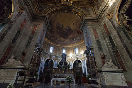尊享vip特权摄影照片_Santissima Annunziata 大教堂在佛罗伦萨。