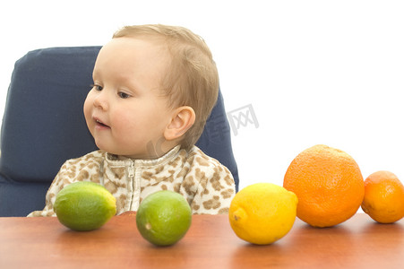 宝贝蜜蜜摄影照片_宝宝和水果