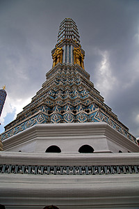 泰国曼谷在雨寺宫殿亚洲天空莫斯