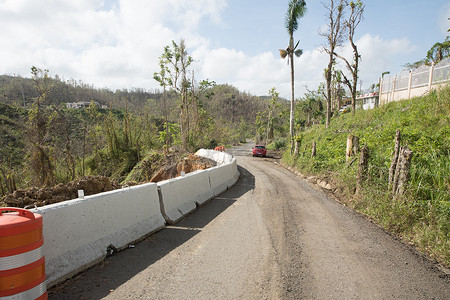 飓风玛丽亚造成的道路损坏，2017 年 9 月