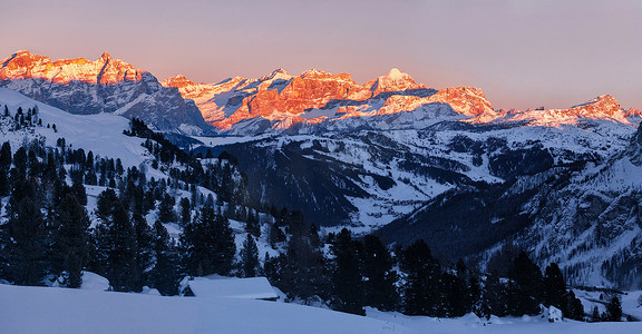 粉丝团摄影照片_意大利南蒂罗尔 Dolomites Fanis 日落全景