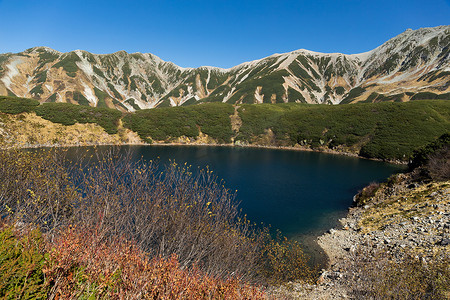 日本阿尔卑斯山摄影照片_御栗池和立山阿尔卑斯山脉路线