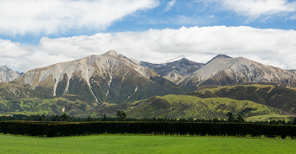 新西兰南阿尔卑斯山的景色