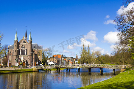 通往教堂的桥，阿尔克马尔镇，荷兰，荷兰