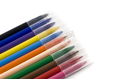 彩色毡尖标记或笔隔离在白色