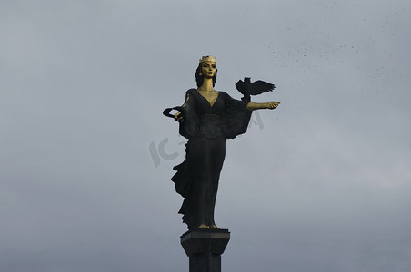 雕像象征城市索非亚，保加利亚