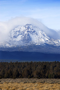 蓝天姐摄影照片_South Sister - Cascade Range - 附云毯