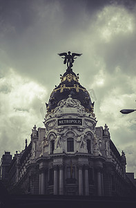 大都会，马德里市的形象，它的特色拱门