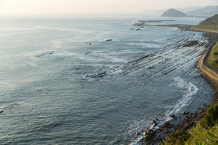 有恶魔洗衣板的青岛岛海岸