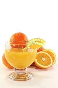 一杯鲜橙汁