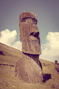 复活节岛 Rano Raraku 火山上的摩艾斯雕像