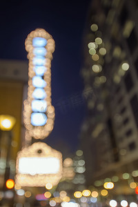 框字幕摄影照片_百老汇散景背景上的剧院选框灯