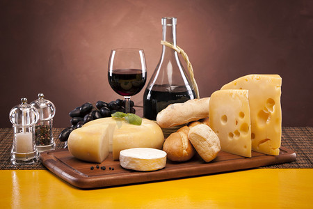 奶酪和葡萄酒组合物