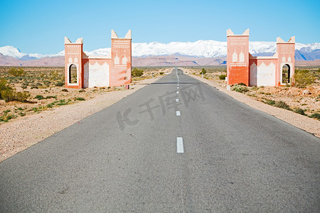 门在 todra 峡谷摩洛哥非洲村