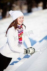 玩雪的女孩