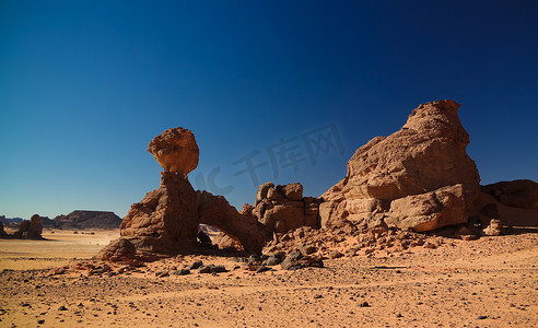 阿尔及利亚 Tassili nAjjer 国家公园 Tamezguida 的抽象岩层又名猪或刺猬