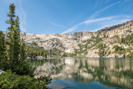 加利福尼亚州猛犸湖的水晶湖