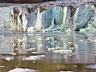 南极冰川水摄影照片_斯瓦尔巴群岛的北极冰川