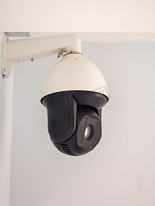 办公楼中的安全闭路电视摄像机或监控系统