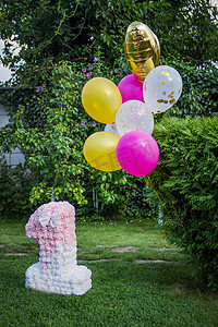 用气球装饰一周岁生日