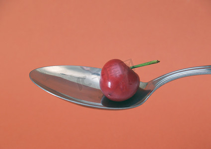 勺子和樱桃