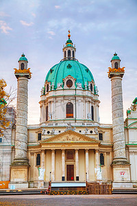 奥地利维也纳圣查尔斯教堂 (Karlskirche)