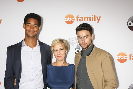 Alfred Enoch、Liza Weil、Jack Falahee 在 ABC TCA 2015 年夏季新闻巡演派对上，加利福尼亚州比佛利山庄贝弗利希尔顿酒店 08-04-15/ImageCollect