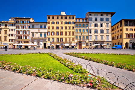 泽莉摄影照片_意大利托斯卡纳地区佛罗伦萨建筑景观中色彩缤纷的新圣母玛利亚广场广场