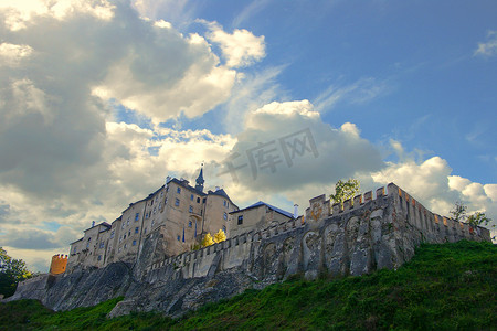 捷克语的 Shternberg 城堡