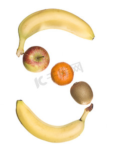 水果做的字母“S”