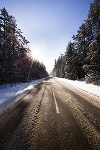 下雪路摄影照片_冬天的路