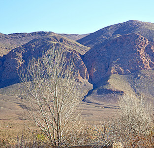 山谷在非洲摩洛哥阿特拉斯干山地面隔离
