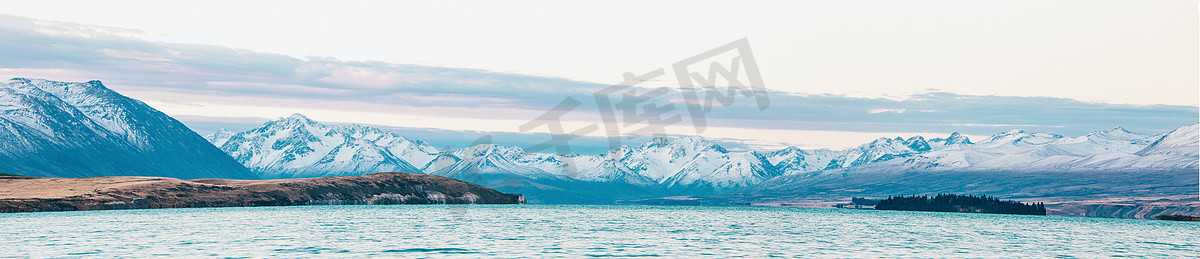 动态下雪摄影照片_新西兰南岛特卡波湖