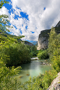 Sarche 附近的 Sarca 河 - 意大利特伦蒂诺