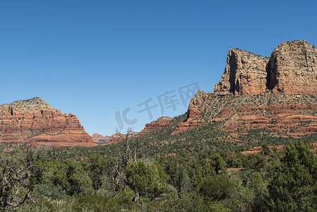 scenic摄影照片_从亚利桑那州塞多纳的 Red Rock Scenic Byway 查看